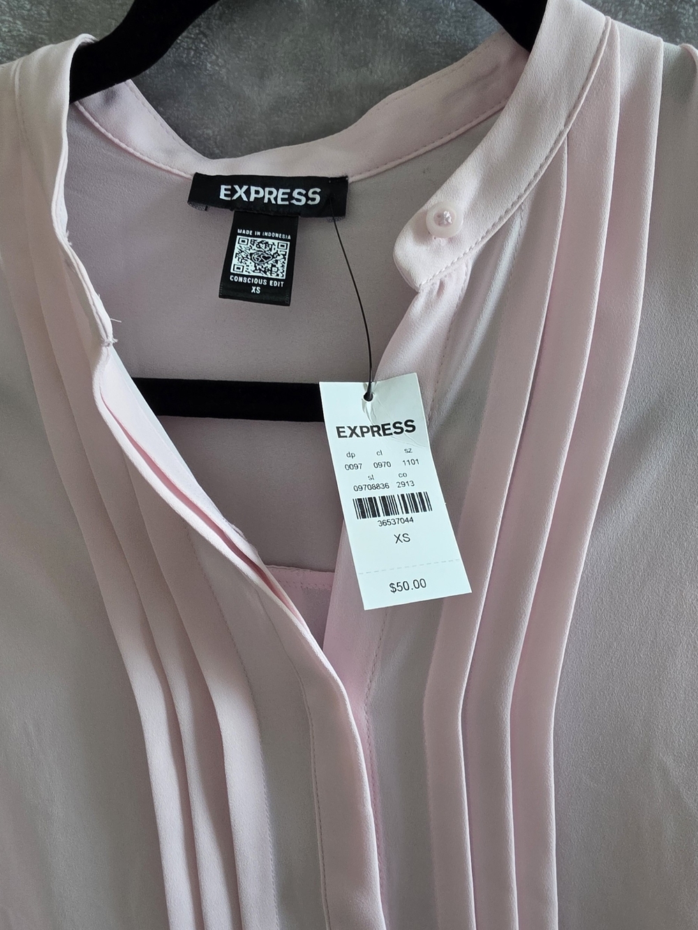 Express Women’s Pink Pleated Front Blouse XS - Picture 3 of 3